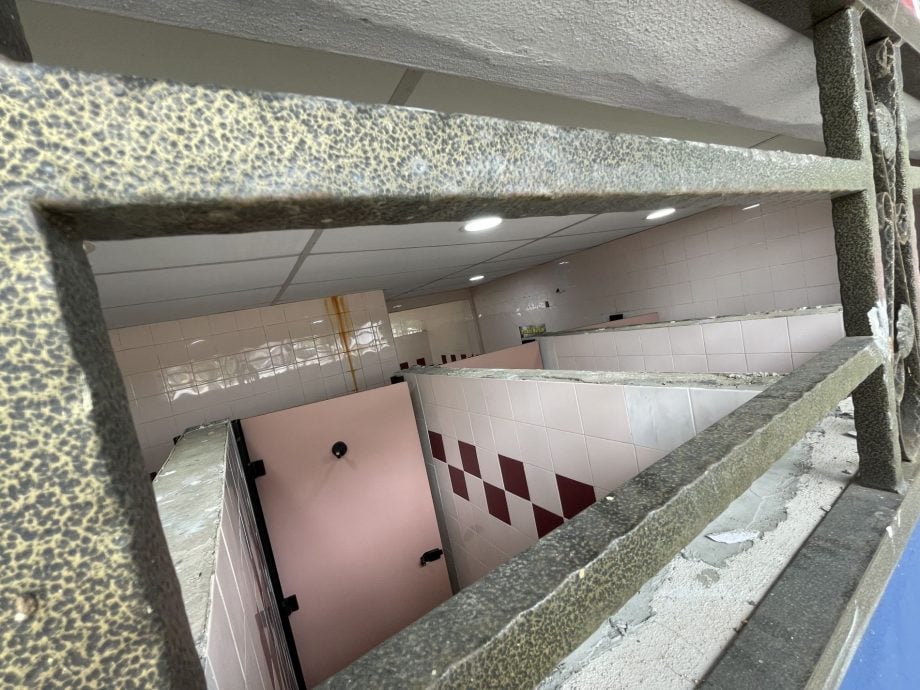 (古城第三版主文)公园厕所缺乏安全隐私引关注·州议员与市长主动视察