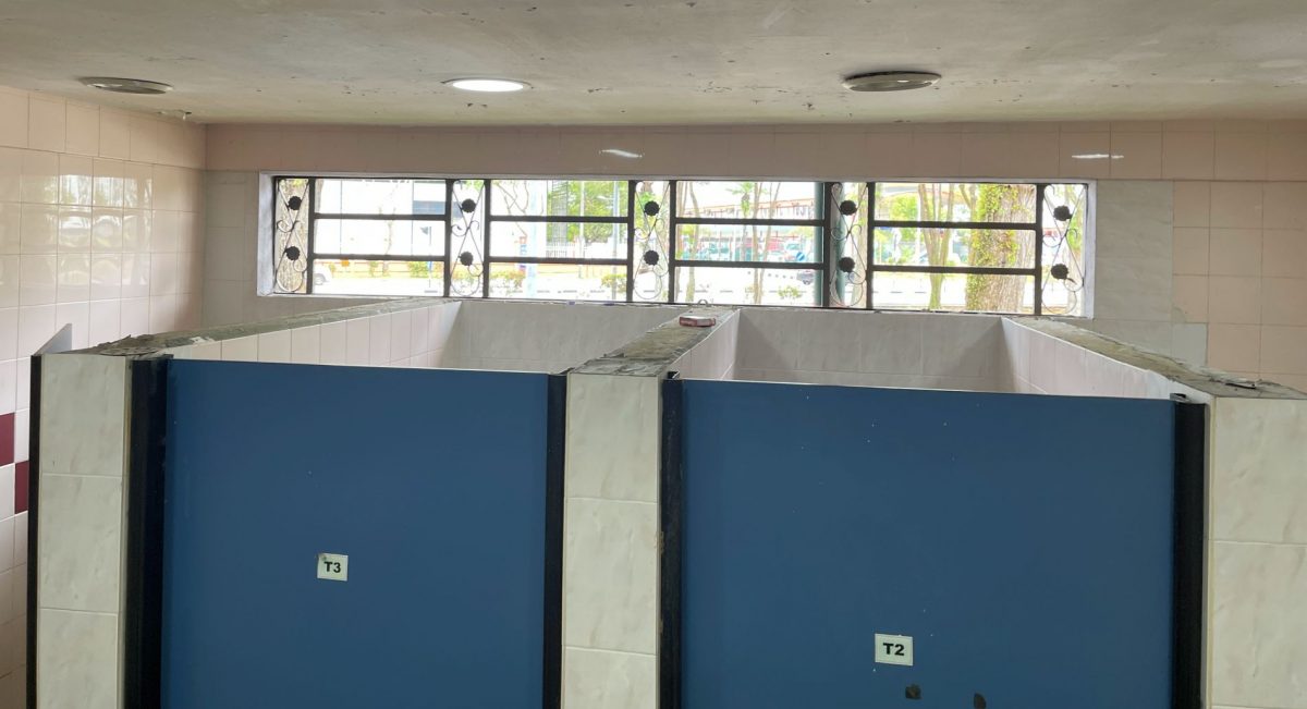 (古城第三版主文)公园厕所缺乏安全隐私引关注·州议员与市长主动视察