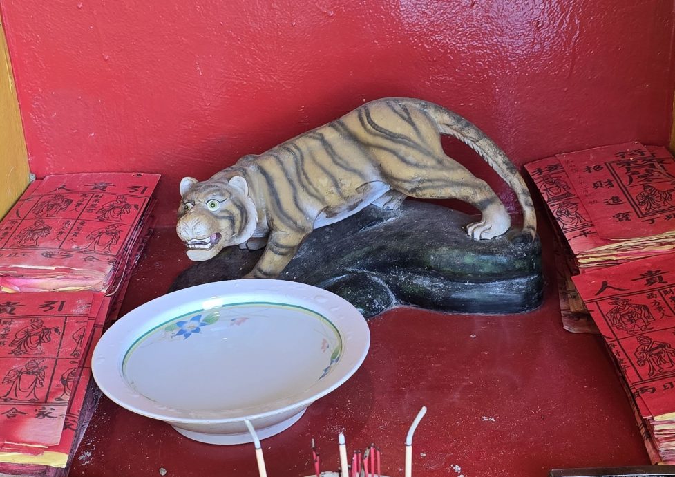 （古城第二版主文）《庙堂之旅》─榴梿洞葛地王殿 以“阴神”为主的华人神庙