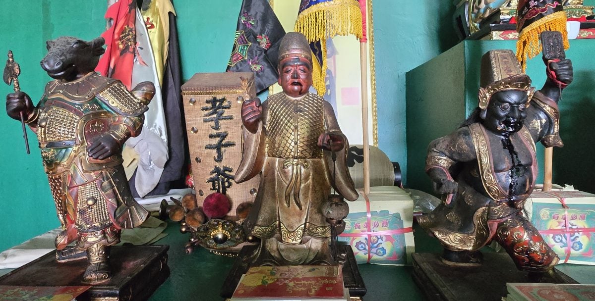 （古城第二版主文）《庙堂之旅》─榴梿洞葛地王殿 以“阴神”为主的华人神庙