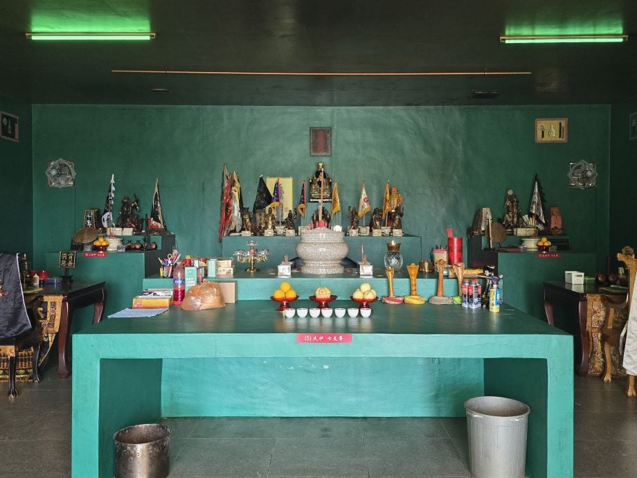 （古城第二版主文）《庙堂之旅》─榴梿洞葛地王殿 以“阴神”为主的华人神庙