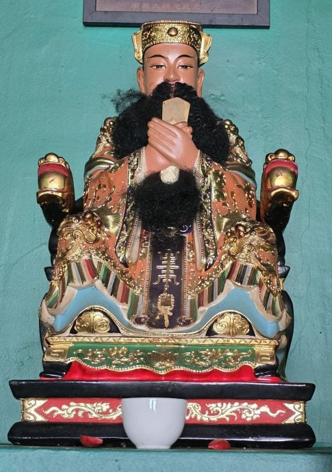 （古城第二版主文）《庙堂之旅》─榴梿洞葛地王殿 以“阴神”为主的华人神庙