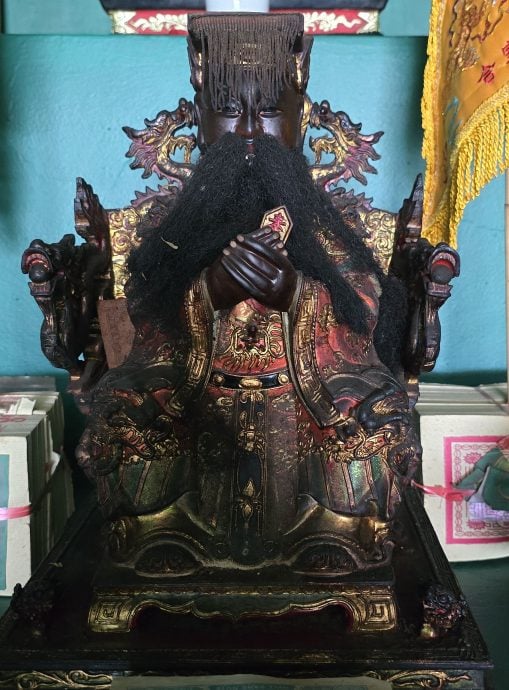 （古城第二版主文）《庙堂之旅》─榴梿洞葛地王殿 以“阴神”为主的华人神庙