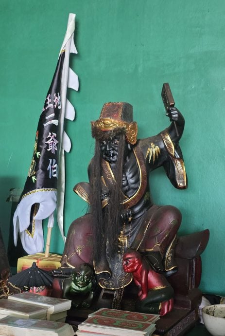 （古城第二版主文）《庙堂之旅》─榴梿洞葛地王殿 以“阴神”为主的华人神庙