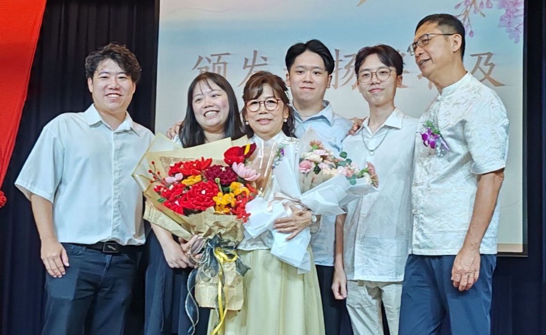 (古城第五版主文)校长唐美娴荣休