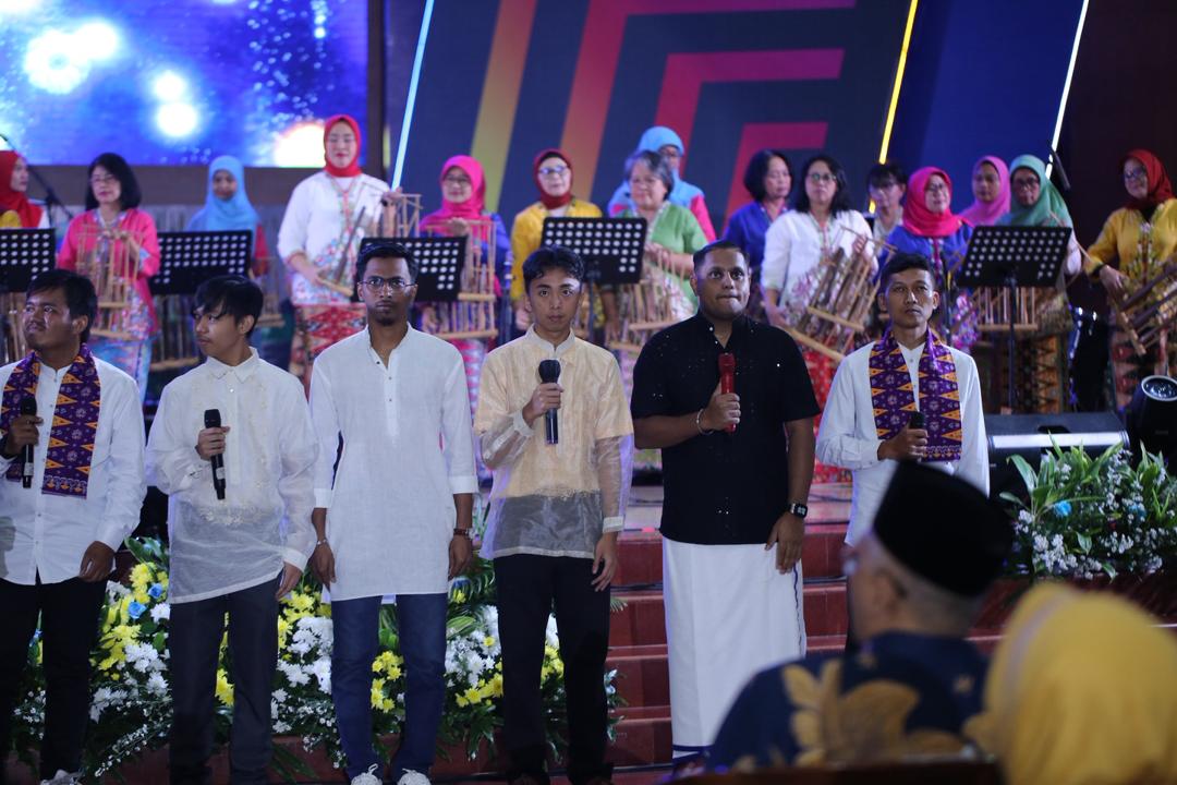 （古城第十版主文）青年代表马来西亚开放大学参与在印尼举办的Binar 2025夏令营