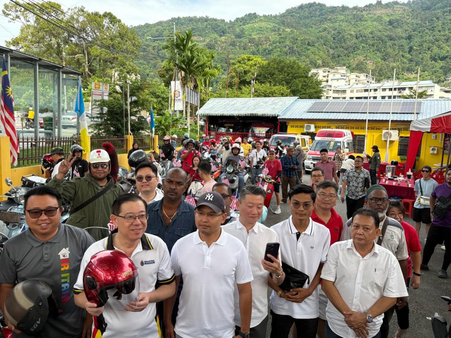 （大北马）50辆威士霸浩浩荡荡出发  庆祝大马日