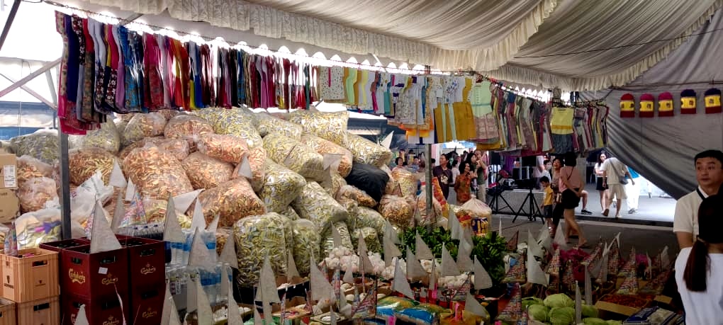 (大北马)万份特色纸扎、足量供品加持!明修善社盂兰普渡庆典隆重庄严