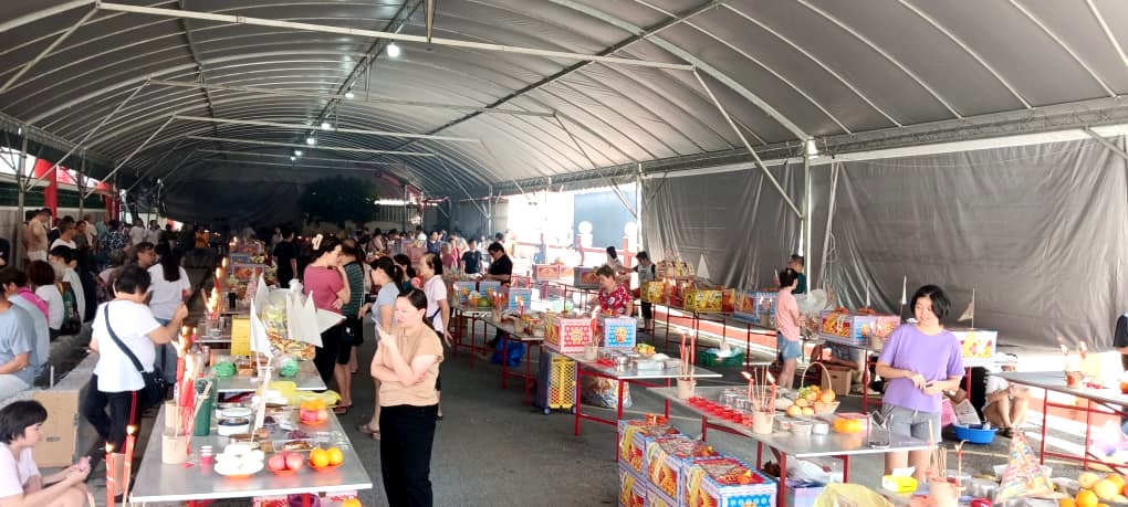 (大北马)万份特色纸扎、足量供品加持!明修善社盂兰普渡庆典隆重庄严