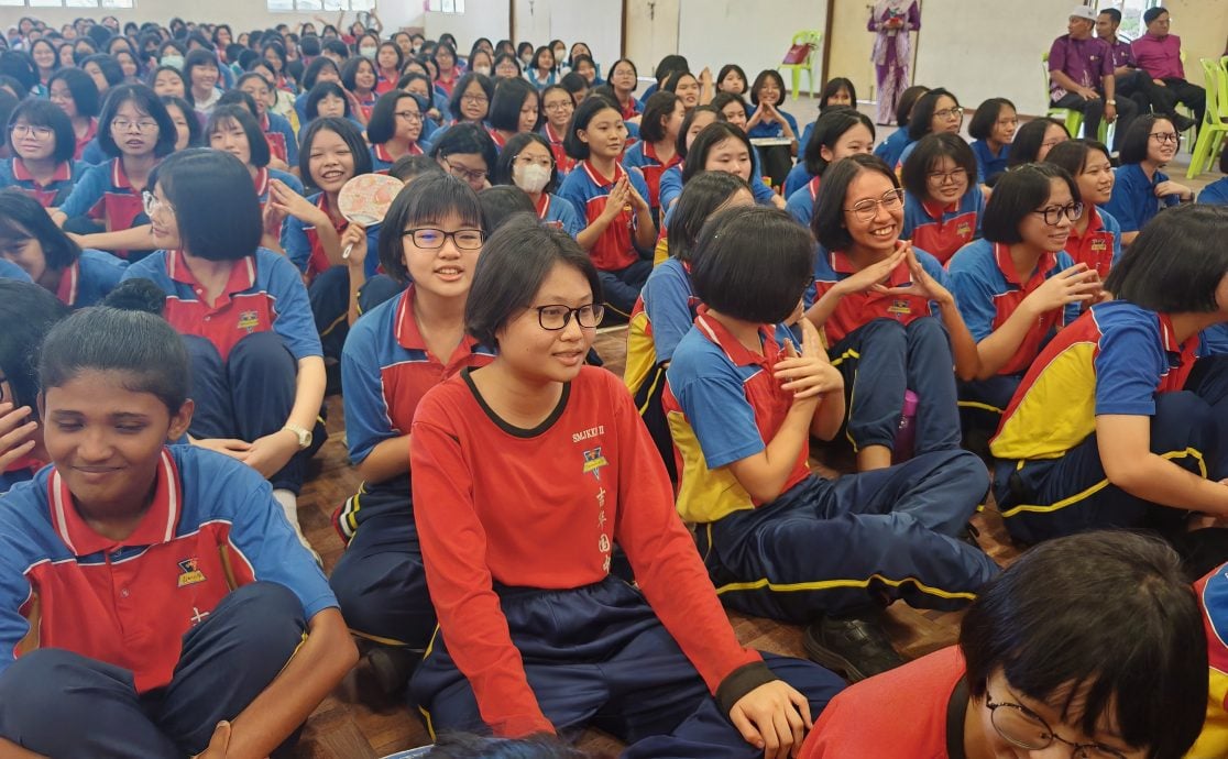 (大北马)义演造势:吉华二校。