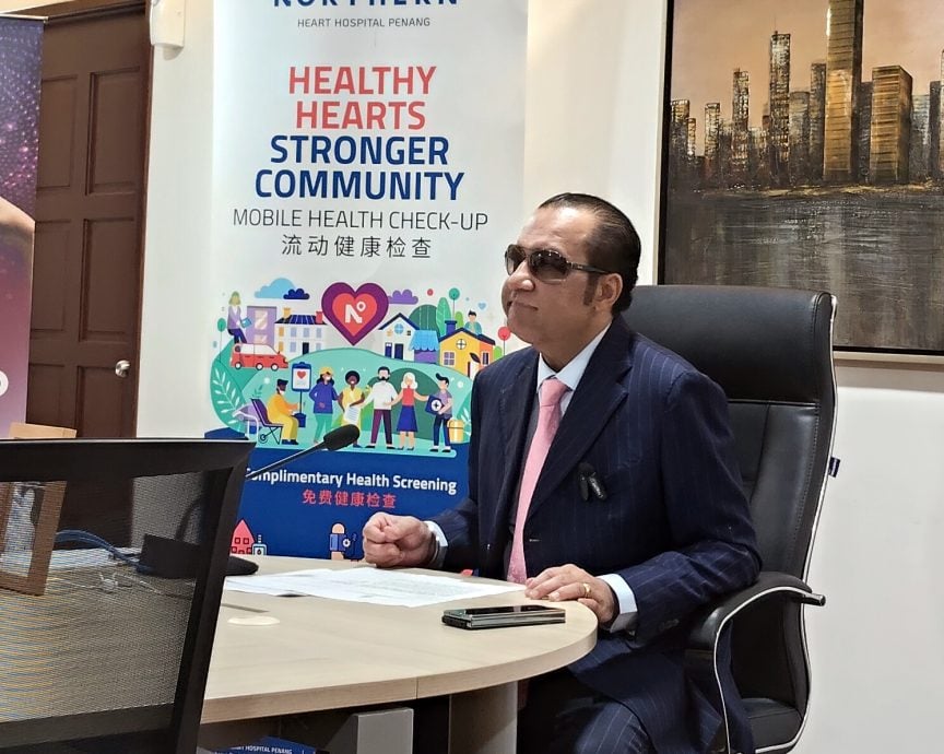 （大北马）佳日星剃胡须新形象 自诩宝莱坞明星惹笑全场