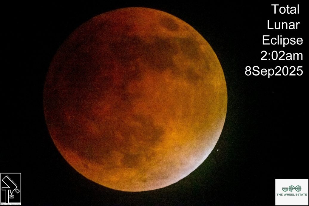 (大北马)半岛最北端玻州也看到“血月”,王储王储妃与民共赏月全食