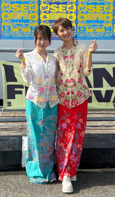 (大北马)各族共庆多元文化之美 逾500人穿上传统服饰走上乔治市街头迎接916马来西亚日