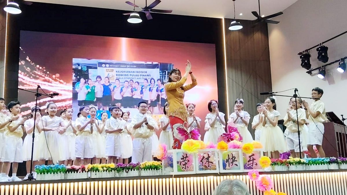 (大北马)新江校长连宝莱退休 捐2万9回馈