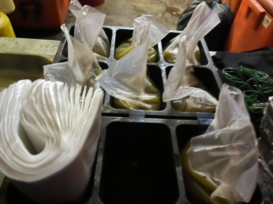 (大北马)毒贩分装毒品时落网 17人涉毒被抓