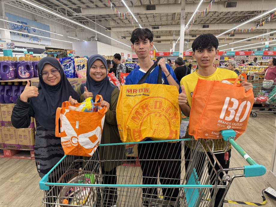 （大北马）民众自带环保袋 淡定面对槟全面无塑料袋政策 