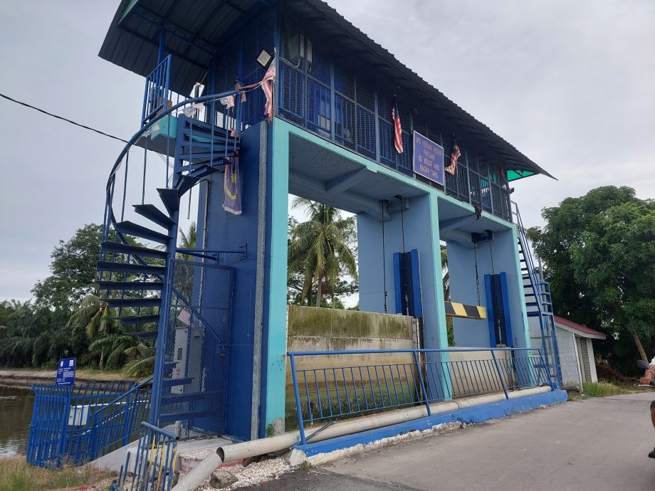 （大北马）没有华小的峇眼甸渔村  村小人情味浓