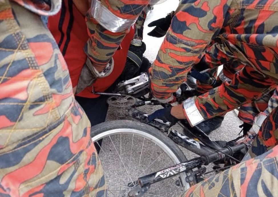 （大北马）男童骑车摔倒 踏板插入腹部