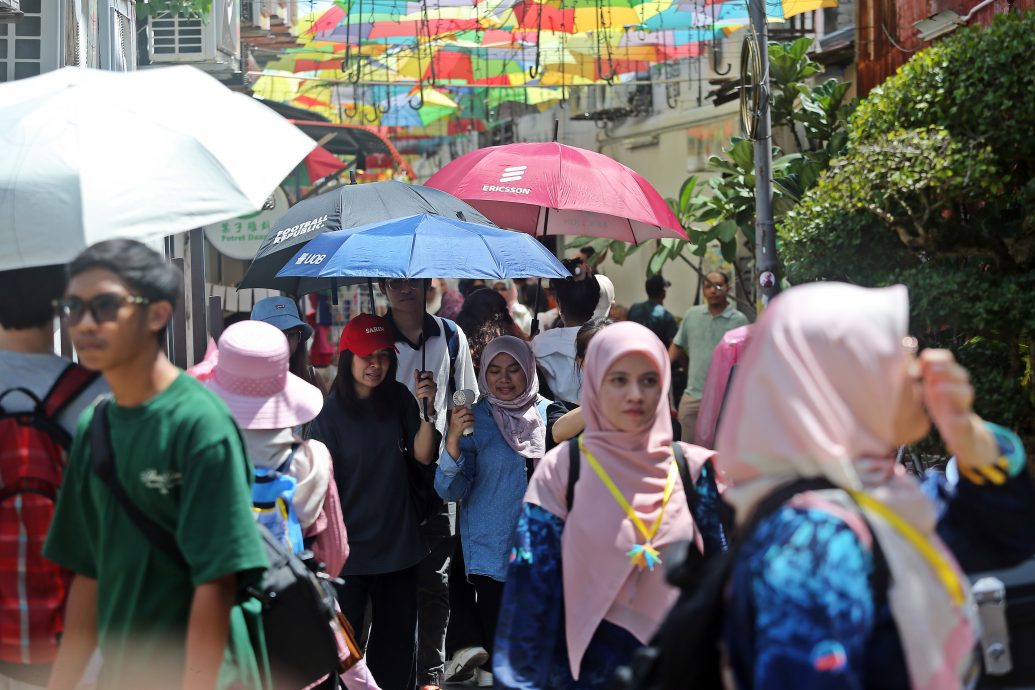 （大北马）画页：连假4天，槟城旅游胜地人潮多