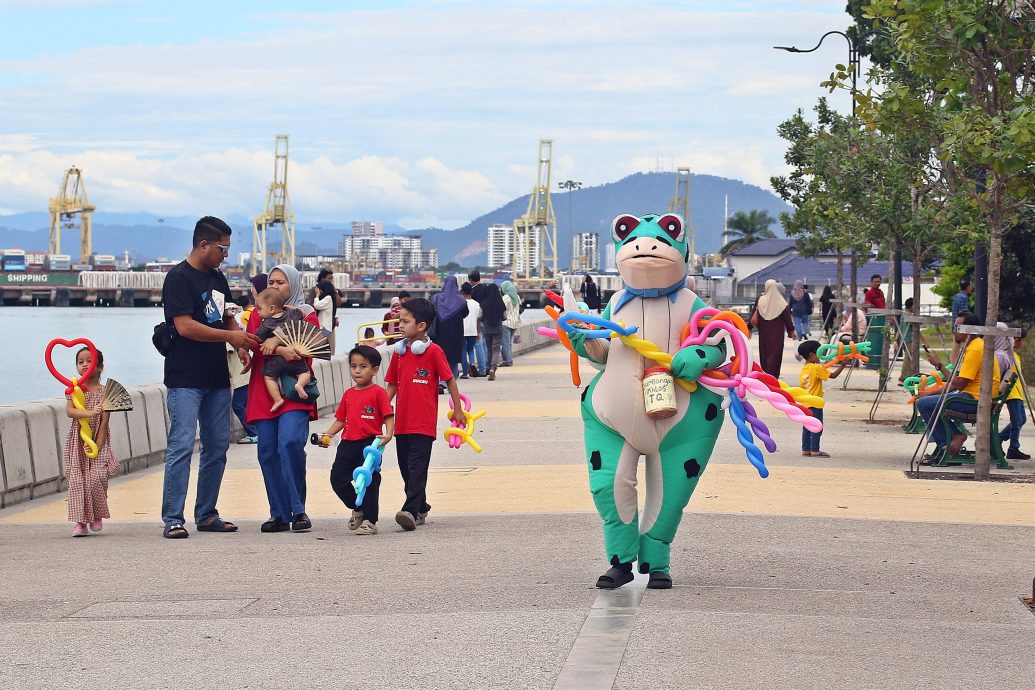 （大北马）画页：连假4天，槟城旅游胜地人潮多