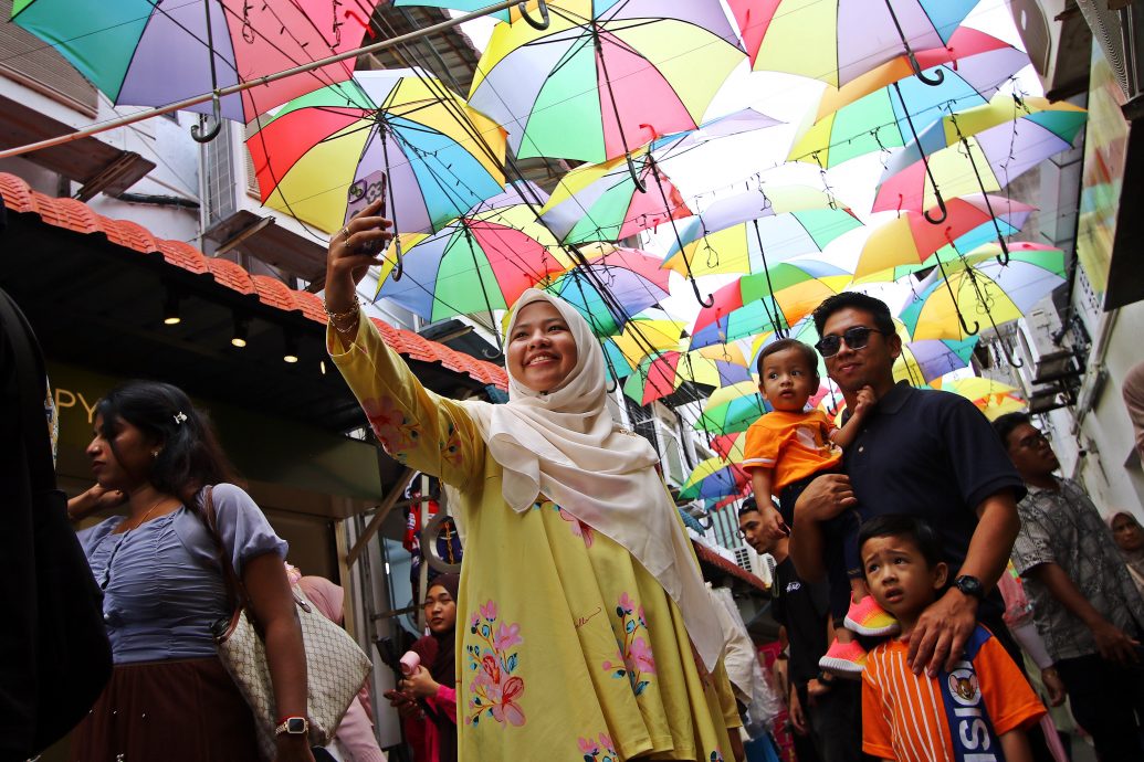 （大北马）画页：连假4天，槟城旅游胜地人潮多