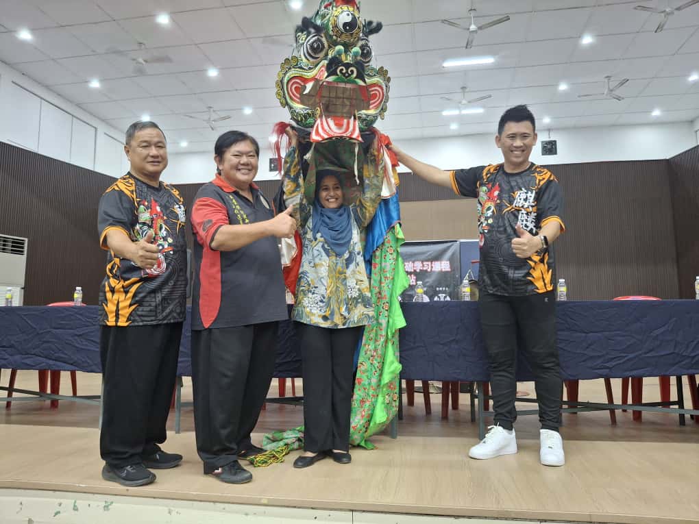 （大北马）舞客家麒麟培训课来到北马，35学院零基础学习传承