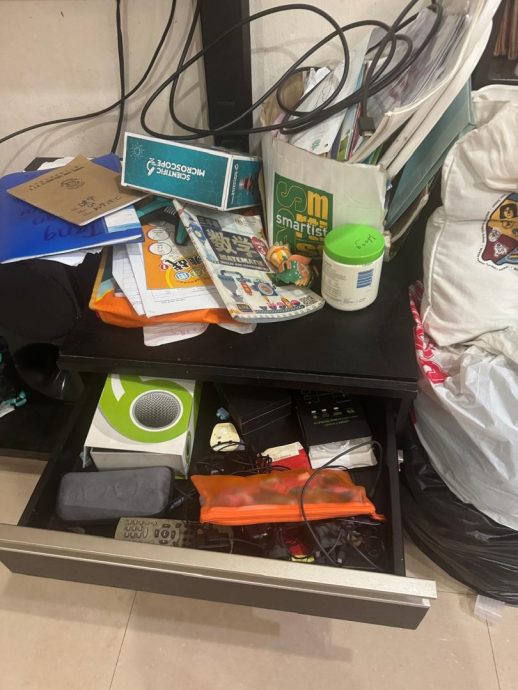 （大北马）轿车未上锁引窃贼