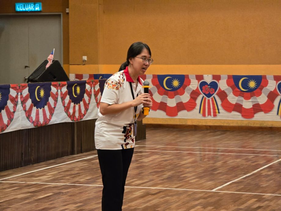 (大都会)双头之一/“有奖填字游戏”走入校园活动第一站/9图