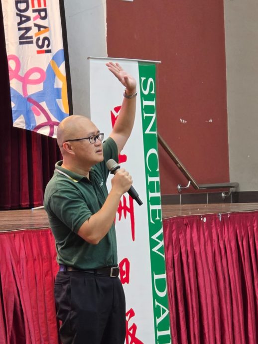 (大都会)双头之一/“有奖填字游戏”走入校园活动第一站/9图