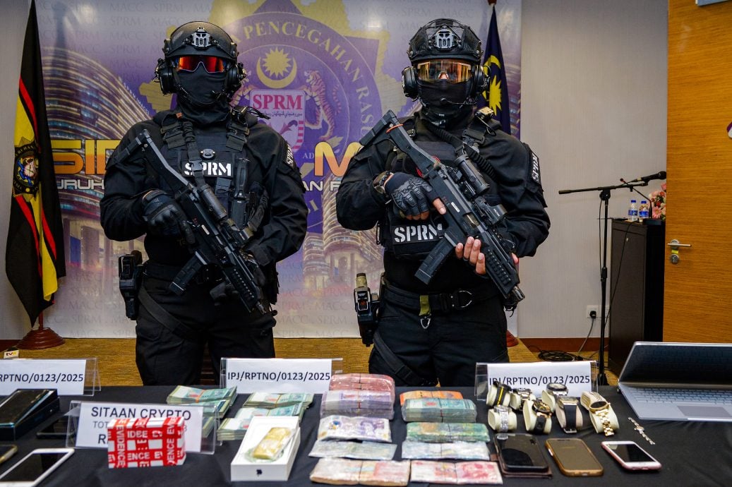 （已上网，请更新）捕沙砂走私集团6高层 反贪会扣1.9亿 包括豪车船只