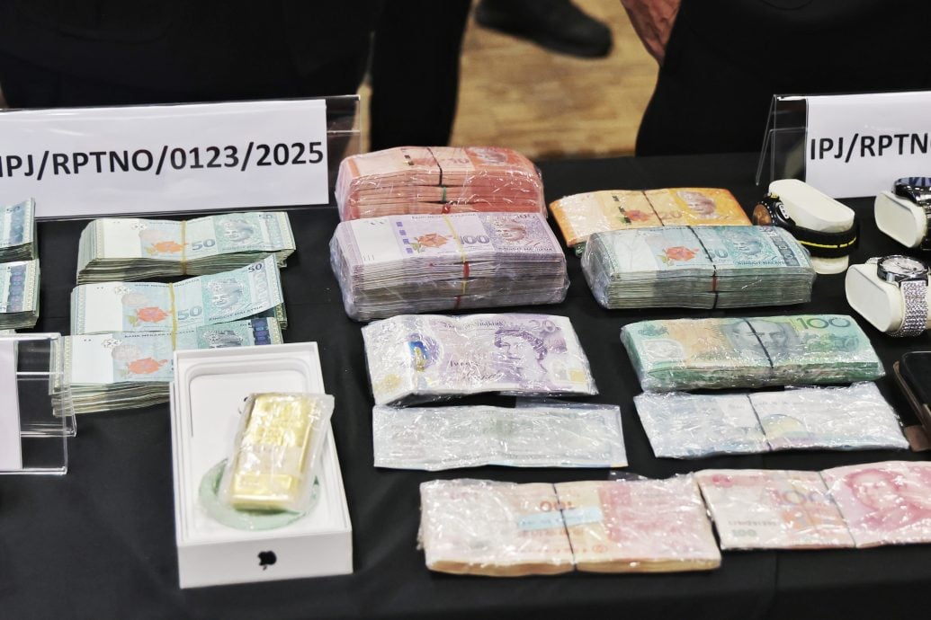 （已上网，请更新）捕沙砂走私集团6高层 反贪会扣1.9亿 包括豪车船只