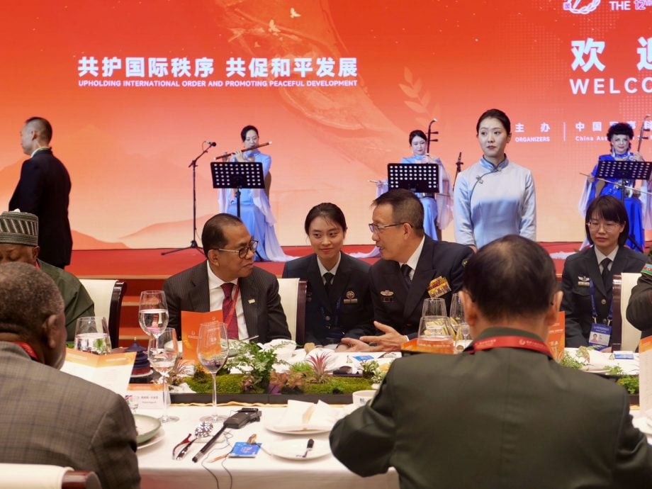 (已签发/全国版)出席北京香山论坛 防长:望制定国际安全共同方针