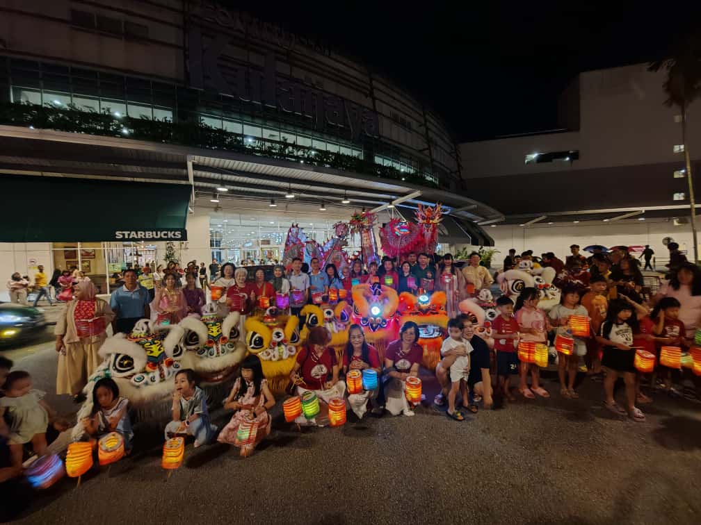 (已签发)柔:官民携手办中秋园游会 各族同庆佳节映佳景