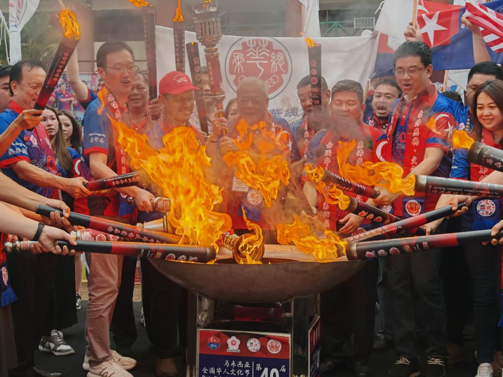 （已签发）全国：全国华人文化节圣火   抵终点站南方大学学院