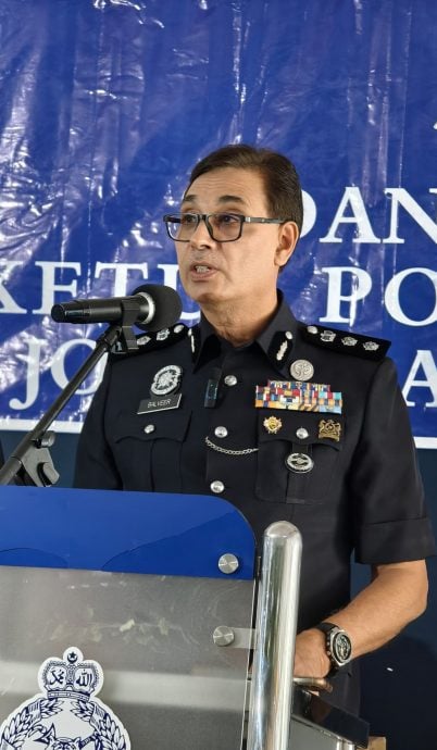 （已签发）全国：提款10万被砸窗抢走案   警吁民众提供线索