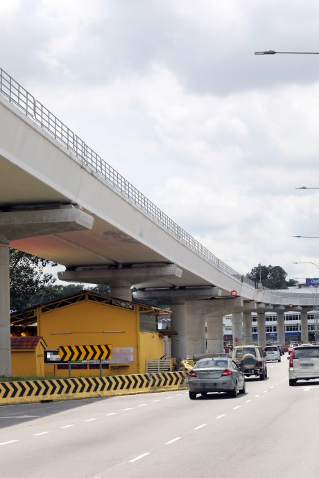 （已签发）大都会版2头/LRT3下神庙“吃路”致中路变窄？