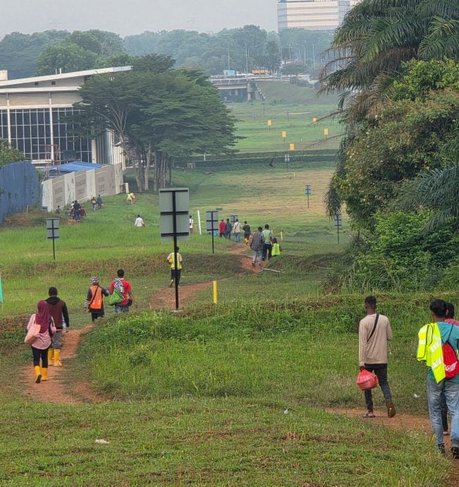 （已签发）大都会版3头/建筑外劳大批走在输气管上，实达阿南民众忧