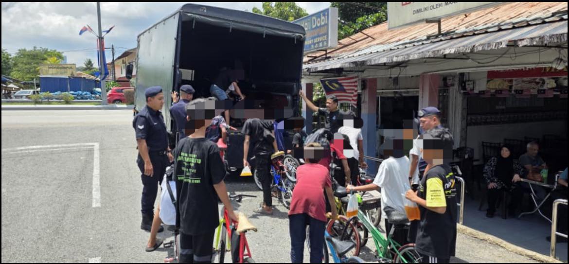 (已签发)柔:16少年骑蚊型脚车被扣 警方传召父母录供