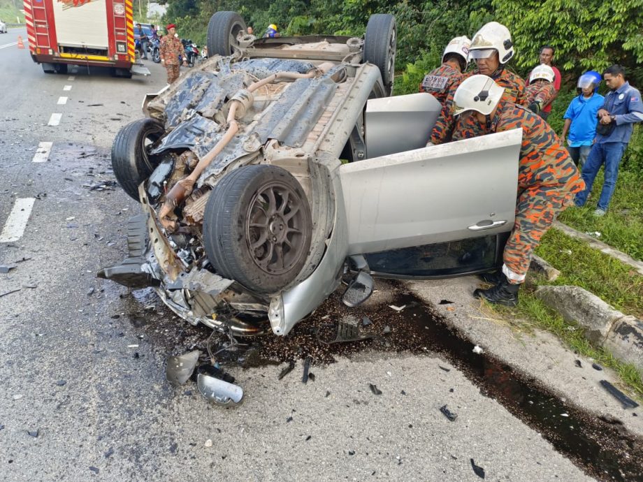 (已签发)柔:双线超车酿祸 两车司机受重创毙命