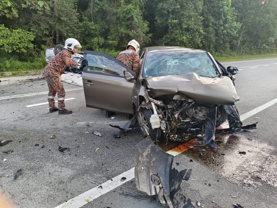 (已签发)柔:双线超车酿祸 两车司机受重创毙命