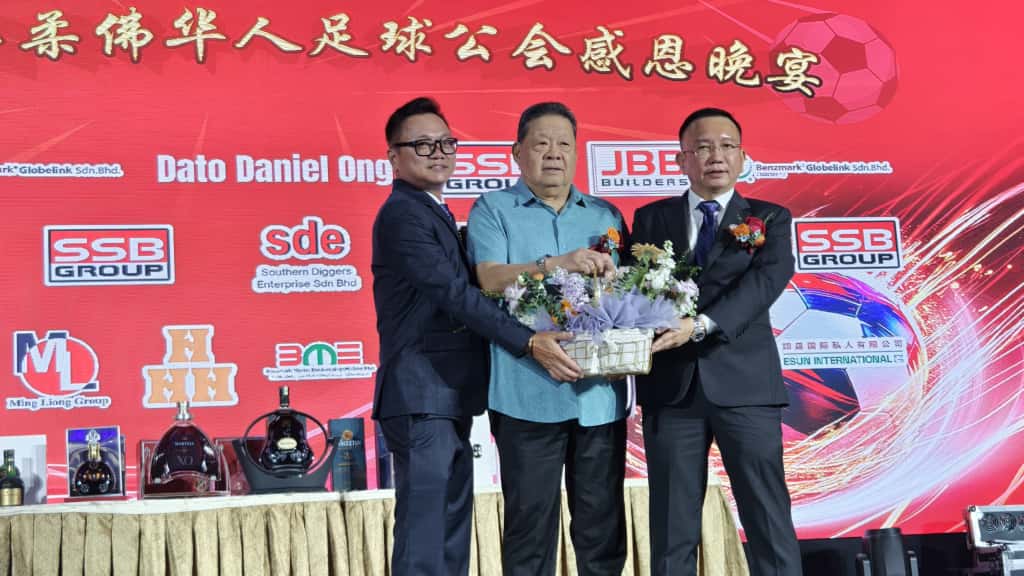 （已签发）柔：**可版头**柔华人足球公会拟耗300万   巴西古当购置会所与球场