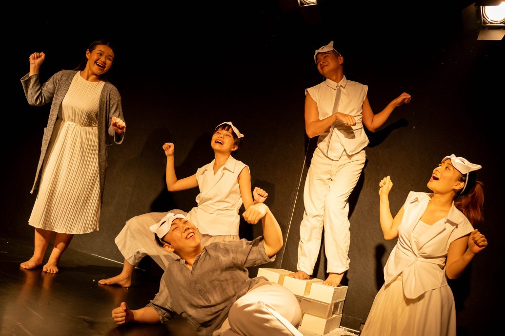 （已签发）柔：封底特稿：非剧坊《猫の事务所》跨城出演   为新山注非一般剧场演出