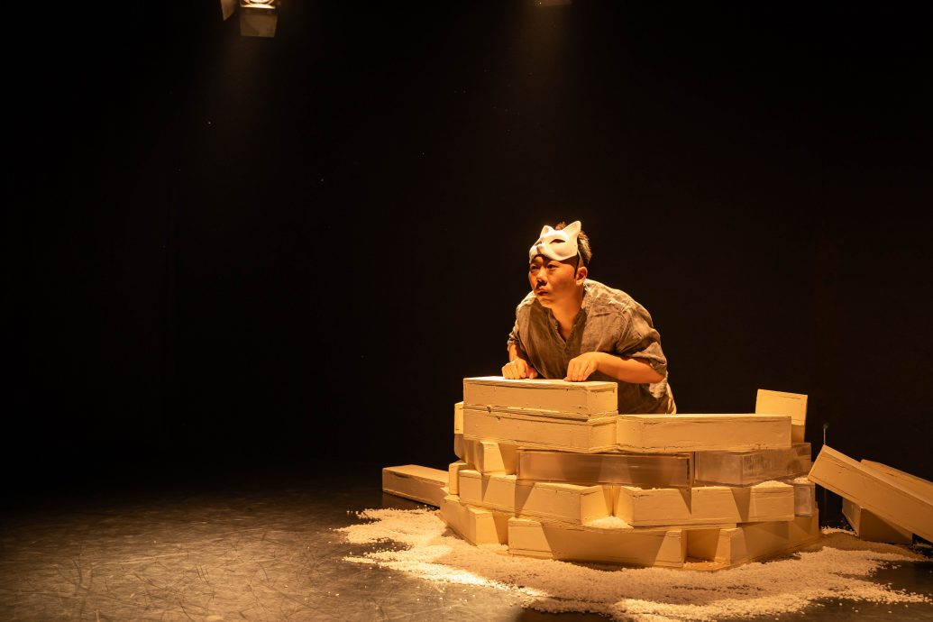 （已签发）柔：封底特稿：非剧坊《猫の事务所》跨城出演   为新山注非一般剧场演出