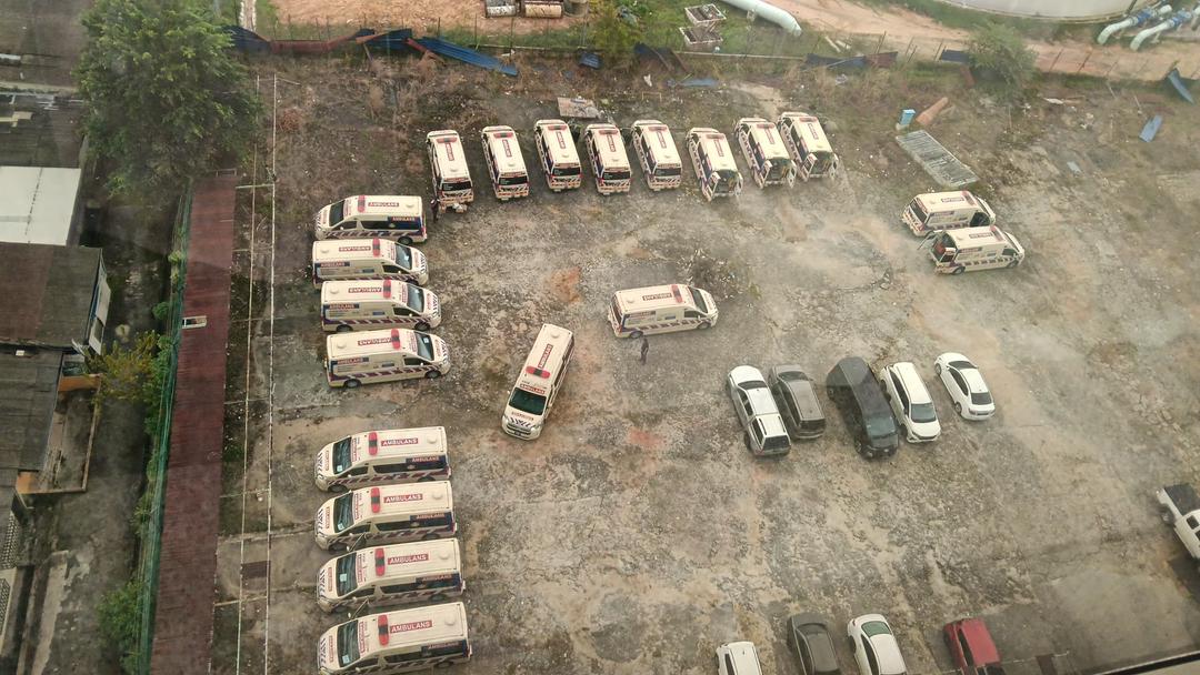 （已签发）柔：**封面新头**柔卫生局接收20辆B型救护车   分派19政府医院及诊所