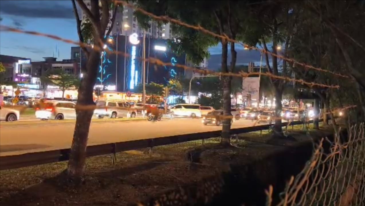 (已签发)柔:封面特稿:新山市政厅全面升级交通灯系统 冀望“塞塞塞”变成“通通通”