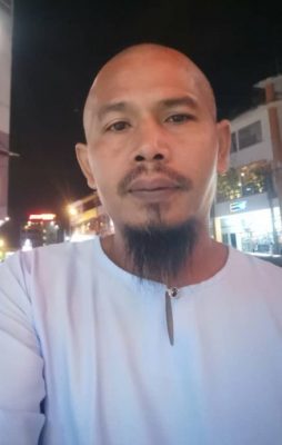 申请路墩却批交通灯 村民求看报告查实因