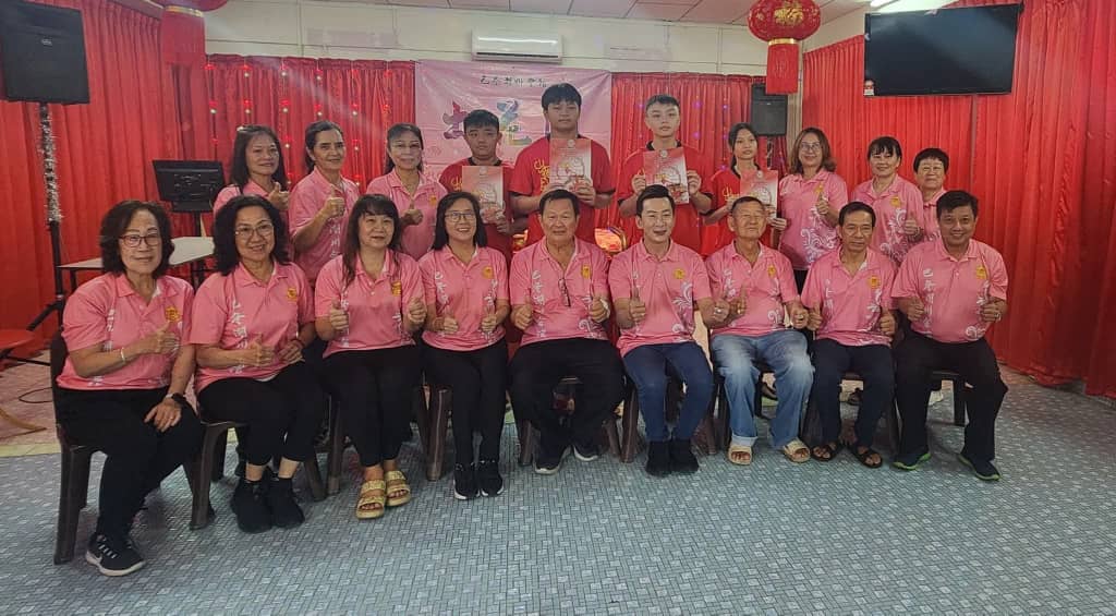 (已签发)柔:巴冬潮州会馆办出花园   4少年迈向成年