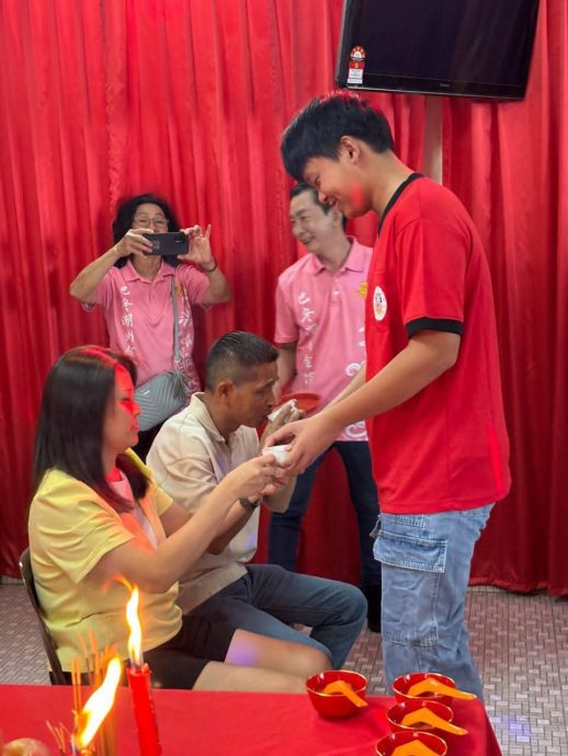 (已签发)柔:巴冬潮州会馆办出花园   4少年迈向成年