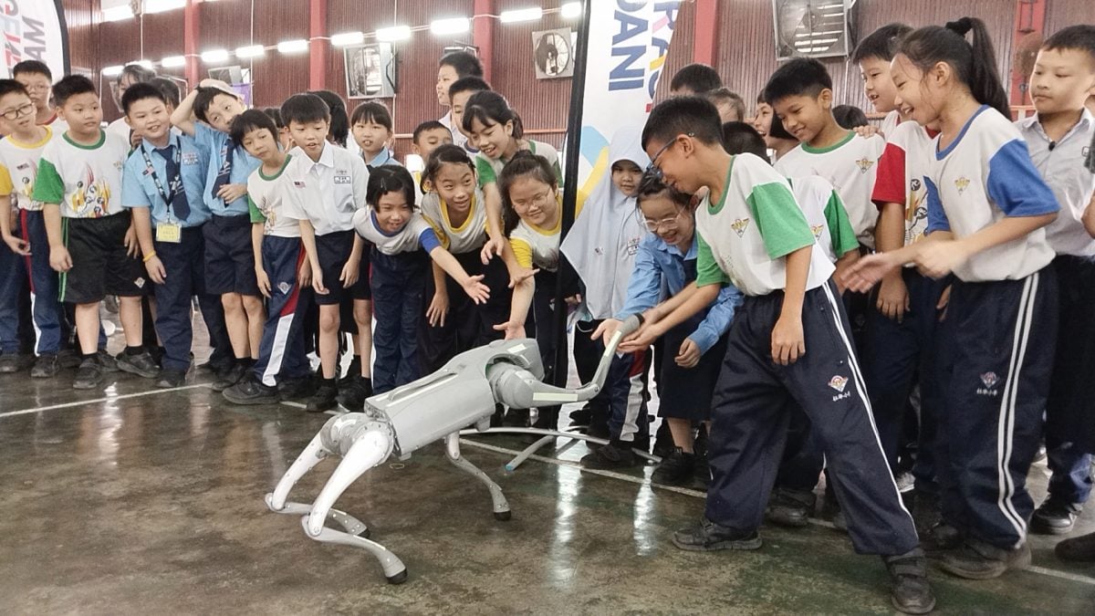 (已签发)柔:彭学良欲设机器人技术班 助推小学STEM教育