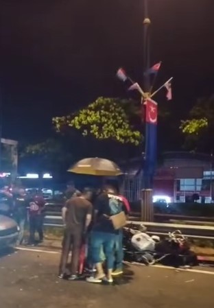 酒驾司机撞巡逻摩托  伤及车祸现场维持秩序交警